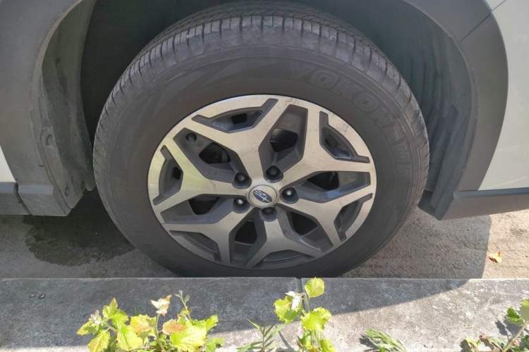 Used Subaru Forester 2021 2.0i Luxury Edition EyeSight Right Front Wheel Hub
