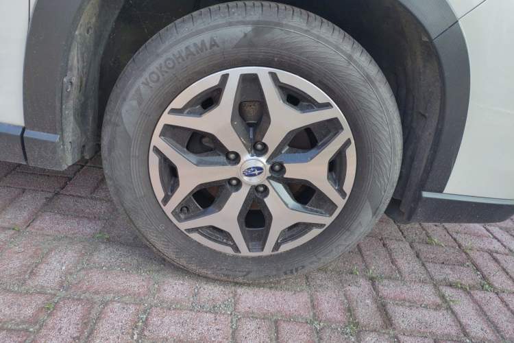 Used Subaru Forester 2021 2.0i Luxury Edition Right Front Wheel Hub