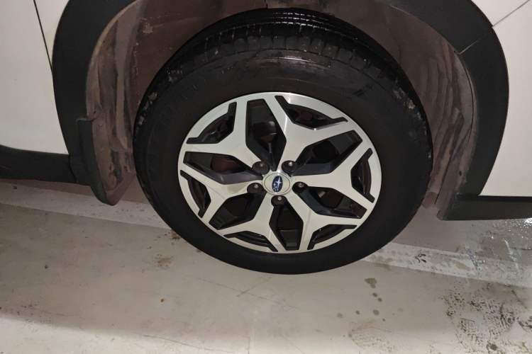 Used Subaru Forester 2021 2.0i Luxury Edition Right Front Wheel Hub