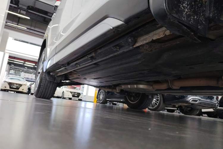 Used Subaru Forester 2021 2.0i Flagship Edition EyeSight Right Side Sill