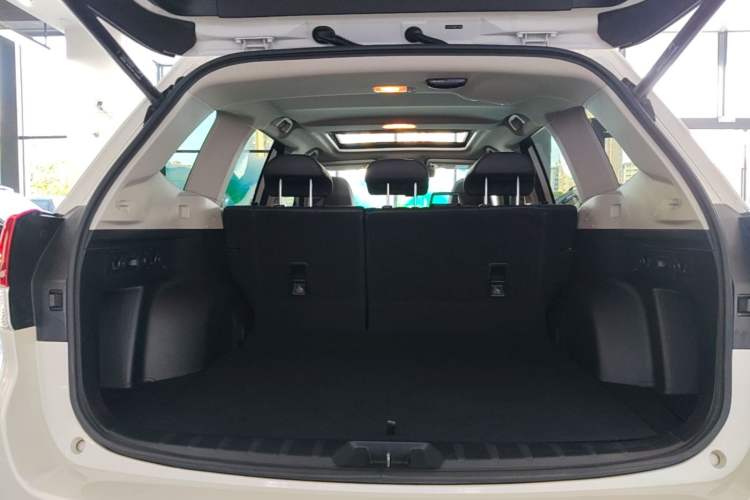 Used Subaru Forester 2021 2.0i Flagship Edition EyeSight Trunk