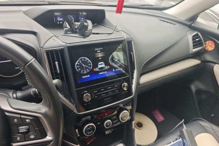 Used Subaru Forester 2022 2.0i AWD Luxury Edition EyeSight Audio And AC Panel