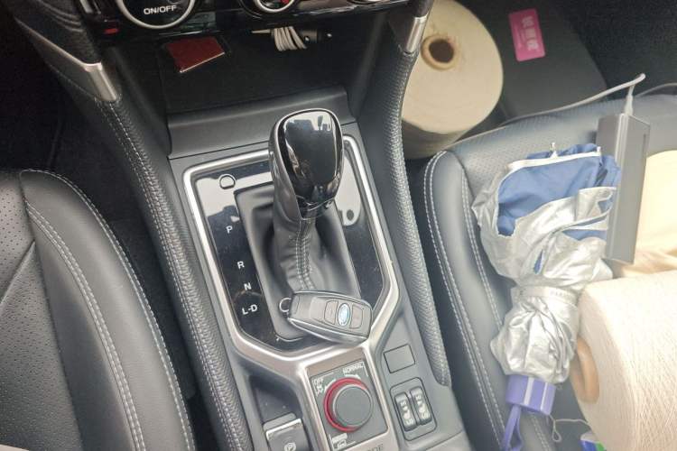 Used Subaru Forester 2022 2.0i AWD Luxury Edition EyeSight Gear Lever