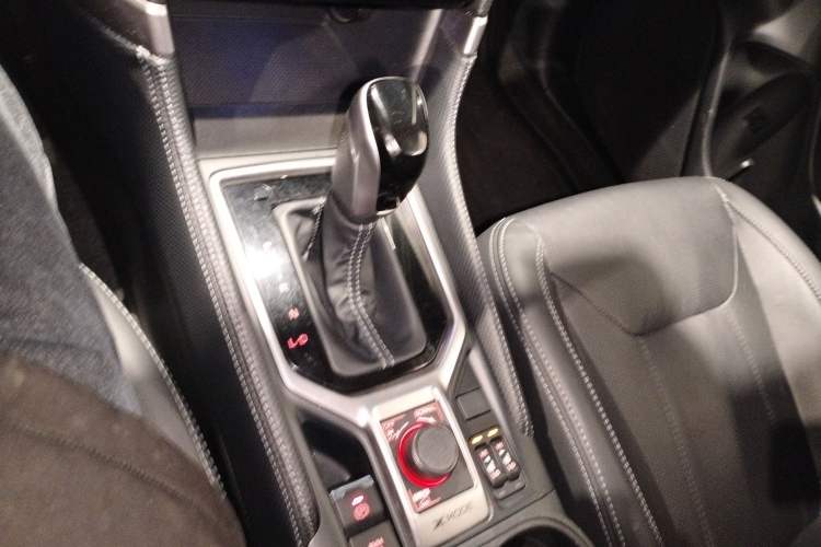 Used Subaru Forester 2022 2.0i AWD Luxury Edition EyeSight Gear Lever