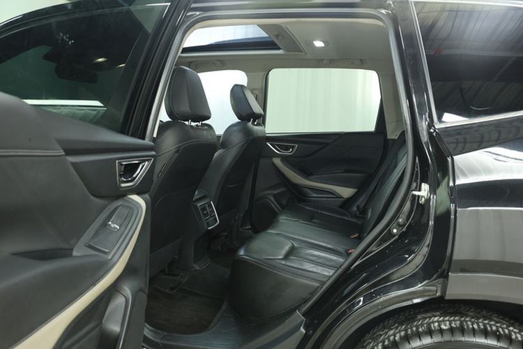 Used Subaru Forester 2022 2.0i AWD Luxury Edition EyeSight Interior 4