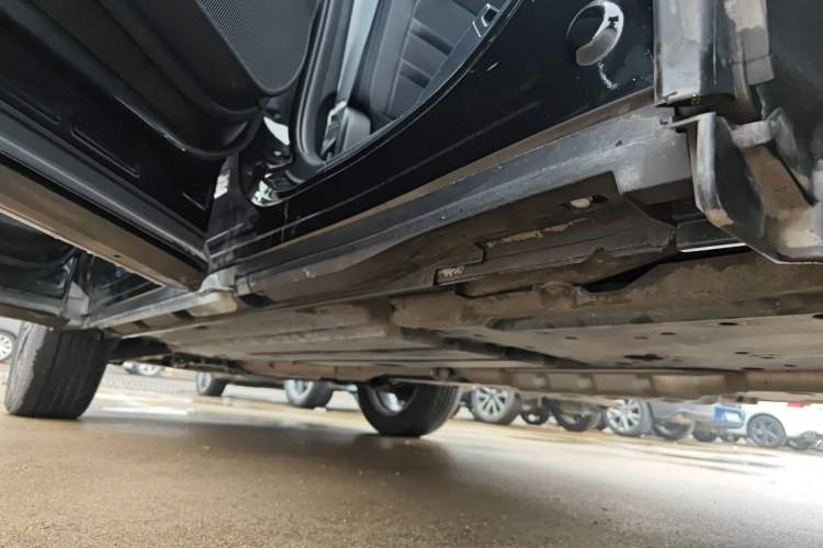 Used Subaru Forester 2022 2.0i AWD Flagship Edition EyeSight Left Side Sill
