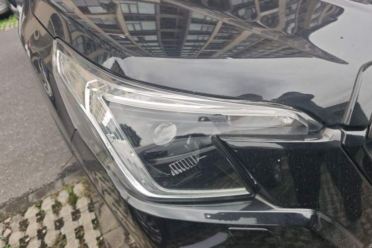 Used Subaru Forester 2022 2.0i AWD Luxury Edition EyeSight Right Front Headlight