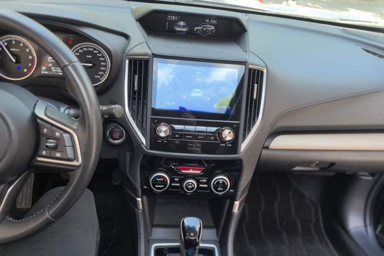 Used Subaru Forester 2022 2.0i AWD Luxury Edition EyeSight Audio And AC Panel