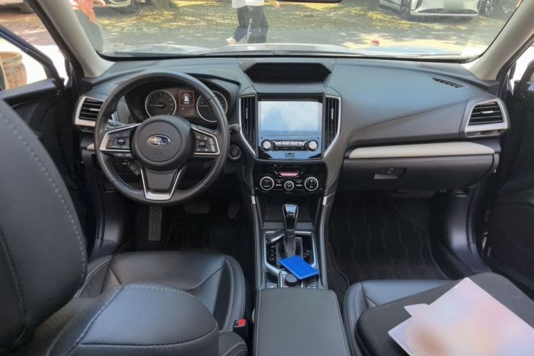 Used Subaru Forester 2022 2.0i AWD Luxury Edition EyeSight Center Console