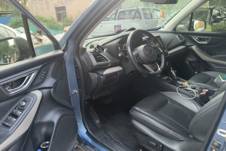 Used Subaru Forester 2022 2.0i AWD Luxury Edition EyeSight Driver Seat