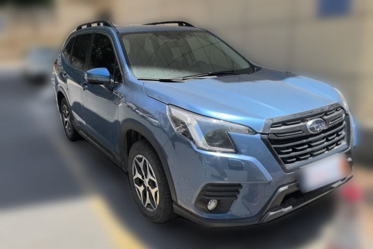 Used Subaru Forester 2022 2.0i AWD Luxury Edition EyeSight Front Right 45 Deg
