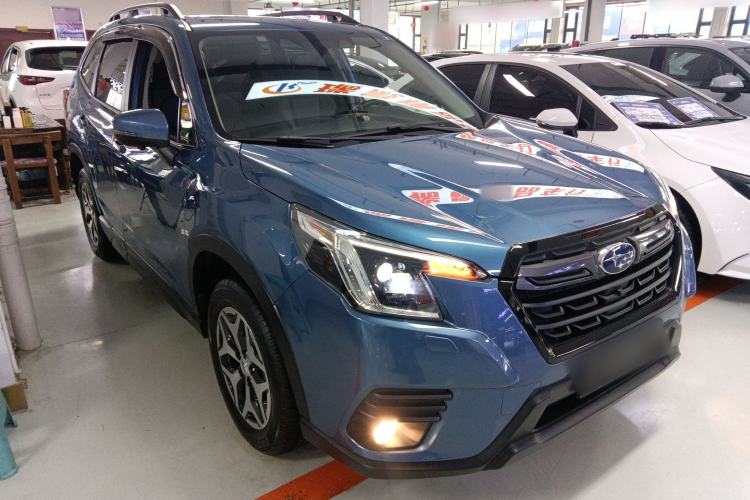 Used Subaru Forester 2022 2.0i AWD Luxury Edition EyeSight Front Right 45 Deg