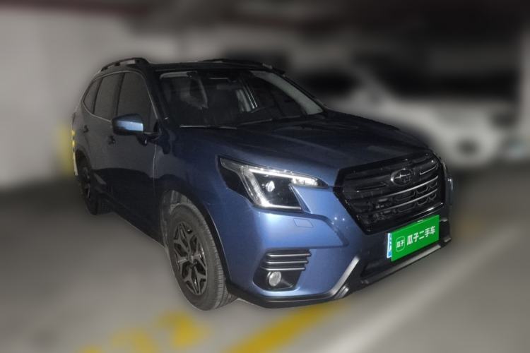 Used Subaru Forester 2022 2.0i AWD Luxury Edition EyeSight Front Right 45 Deg