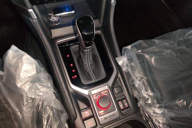 Used Subaru Forester 2022 2.0i AWD Luxury Edition EyeSight Gear Lever