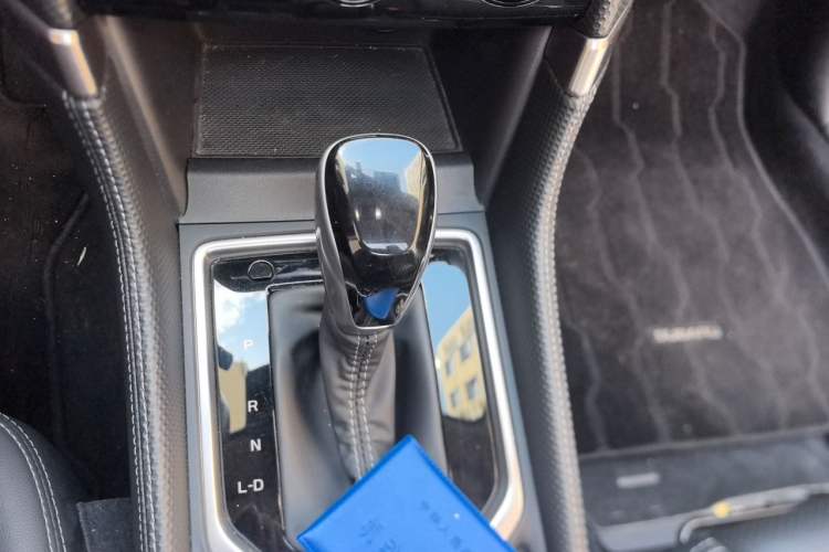 Used Subaru Forester 2022 2.0i AWD Luxury Edition EyeSight Gear Lever