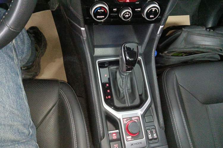 Used Subaru Forester 2022 2.0i AWD Luxury Edition EyeSight Gear Lever