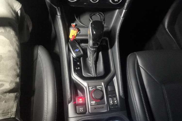 Used Subaru Forester 2022 2.0i AWD Luxury Edition EyeSight Gear Lever