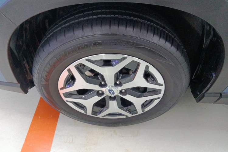 Used Subaru Forester 2022 2.0i AWD Luxury Edition EyeSight Left Front Wheel Hub