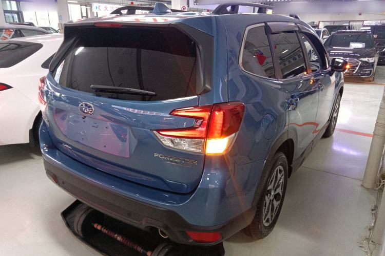 Used Subaru Forester 2022 2.0i AWD Luxury Edition EyeSight Rear Right 45 Deg