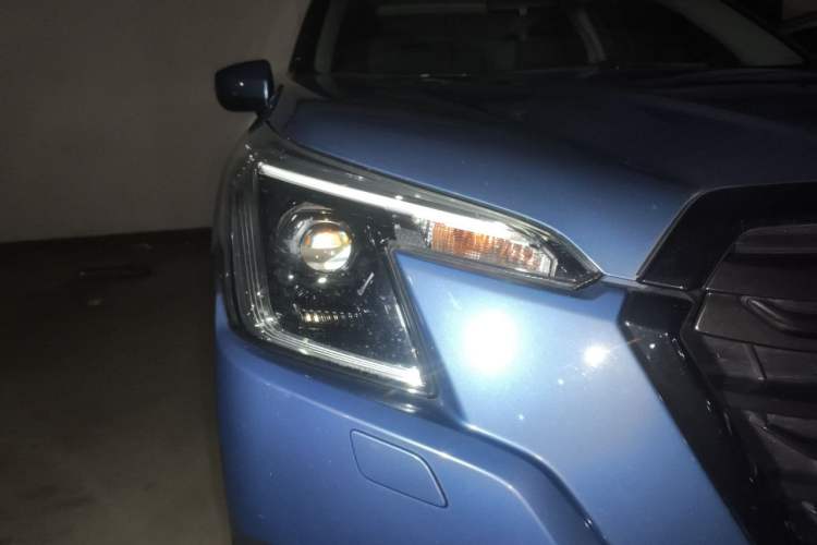Used Subaru Forester 2022 2.0i AWD Luxury Edition EyeSight Right Front Headlight