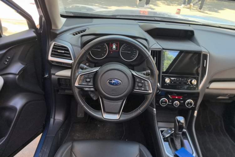 Used Subaru Forester 2022 2.0i AWD Luxury Edition EyeSight Steering Wheel