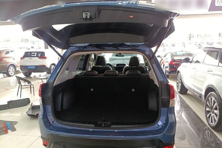 Used Subaru Forester 2022 2.0i AWD Luxury Edition EyeSight Trunk