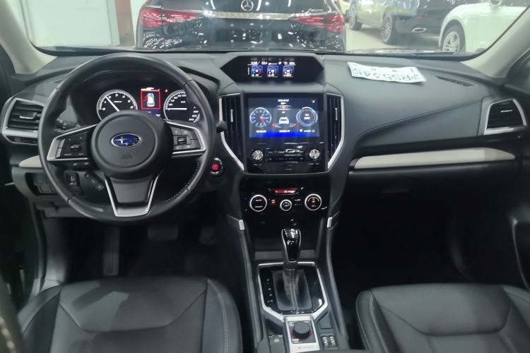 Used Subaru Forester 2022 2.0i AWD Luxury Edition EyeSight Center Console