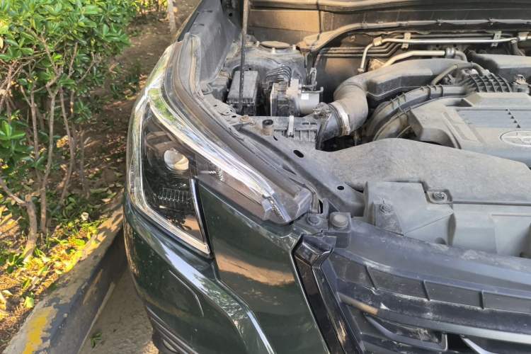 Used Subaru Forester 2022 2.0i AWD Luxury Edition EyeSight Engine Bay Right
