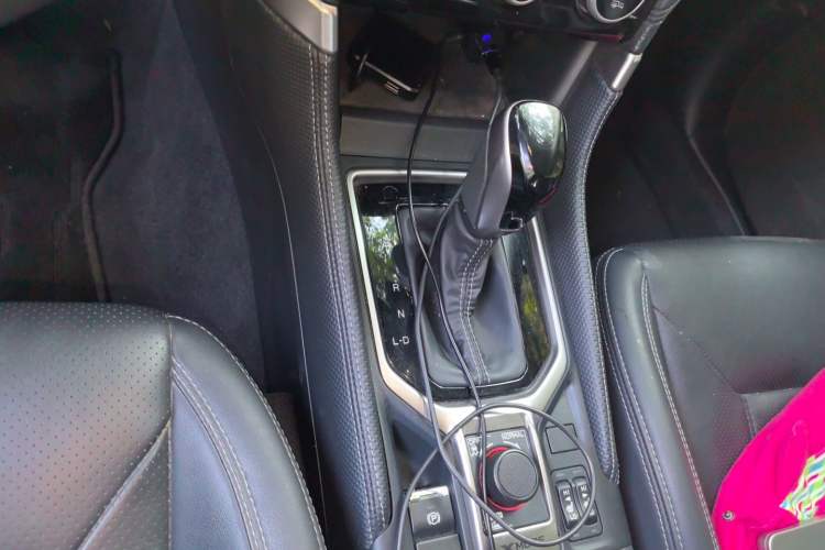 Used Subaru Forester 2022 2.0i AWD Luxury Edition EyeSight Gear Lever