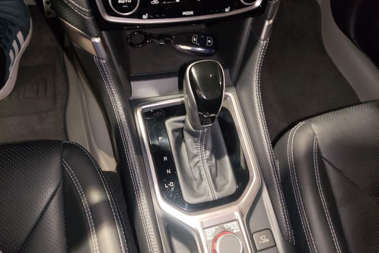 Used Subaru Forester 2022 2.0i AWD Flagship Edition EyeSight Gear Lever