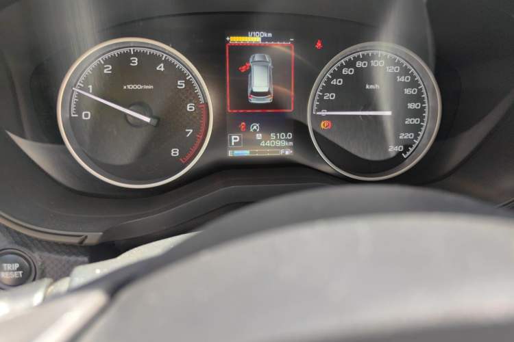 Used Subaru Forester 2022 2.0i AWD Luxury Edition Odometer Close Up