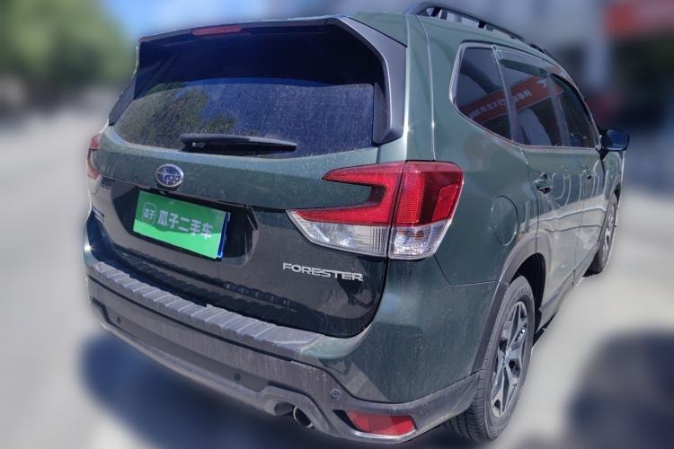 Used Subaru Forester 2022 2.0i AWD Luxury Edition Rear Right 45 Deg