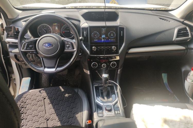 Used Subaru Forester 2022 2.0i AWD Luxury Edition EyeSight Center Console