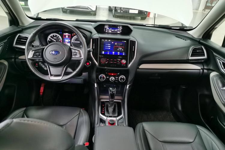 Used Subaru Forester 2022 2.0i AWD Luxury Edition EyeSight Center Console