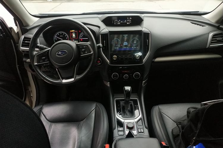 Used Subaru Forester 2022 2.0i AWD Luxury Edition EyeSight Center Console