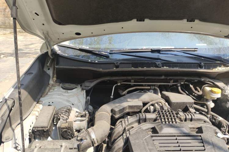 Used Subaru Forester 2022 2.0i AWD Luxury Edition EyeSight Engine Bay Right