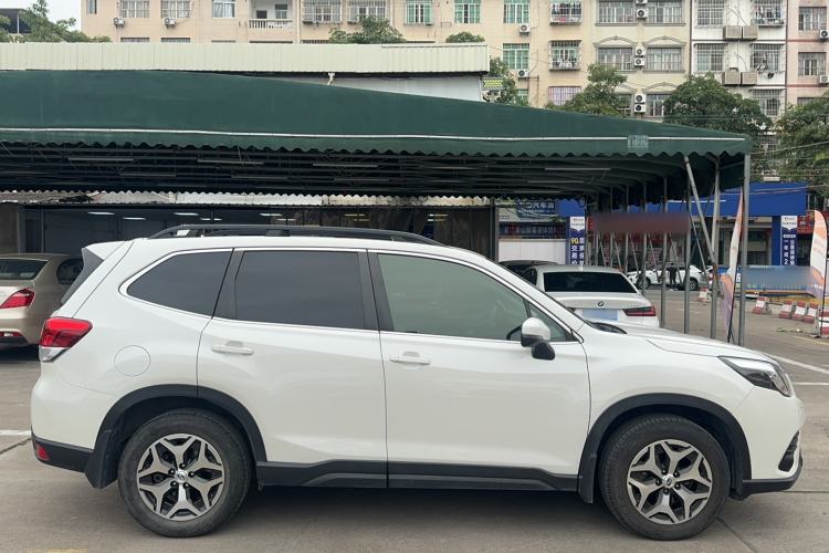 Used Subaru Forester 2022 2.0i AWD Luxury Edition EyeSight Exterior 5