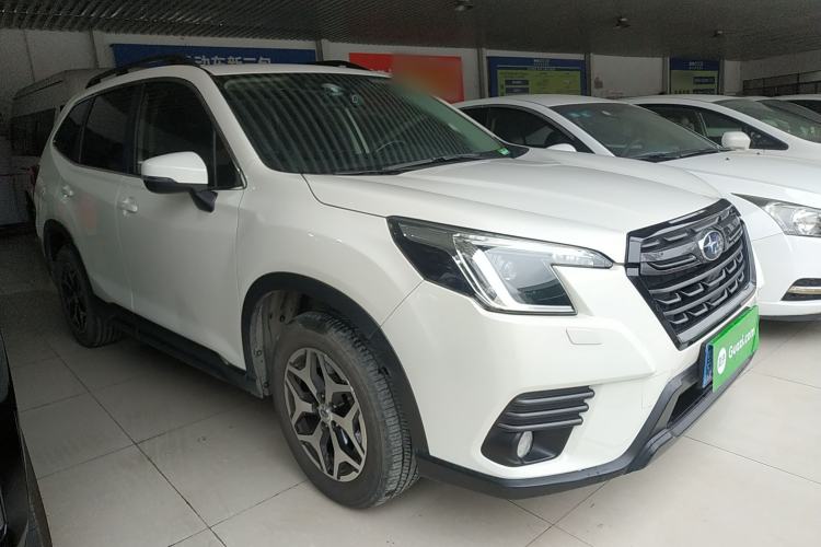 Used Subaru Forester 2022 2.0i AWD Luxury Edition EyeSight Front Right 45 Deg