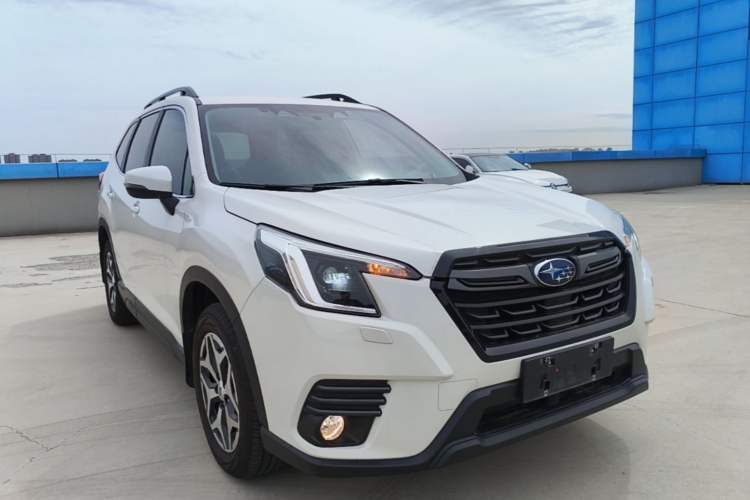 Used Subaru Forester 2022 2.0i AWD Luxury Edition EyeSight Front Right 45 Deg