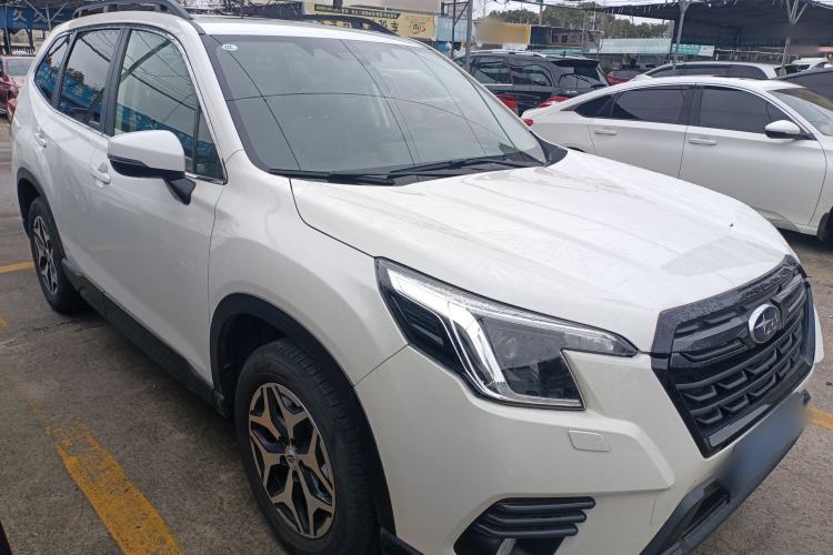 Used Subaru Forester 2022 2.0i AWD Luxury Edition EyeSight Front Right 45 Deg