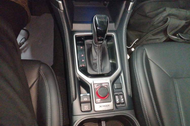 Used Subaru Forester 2022 2.0i AWD Luxury Edition EyeSight Gear Lever