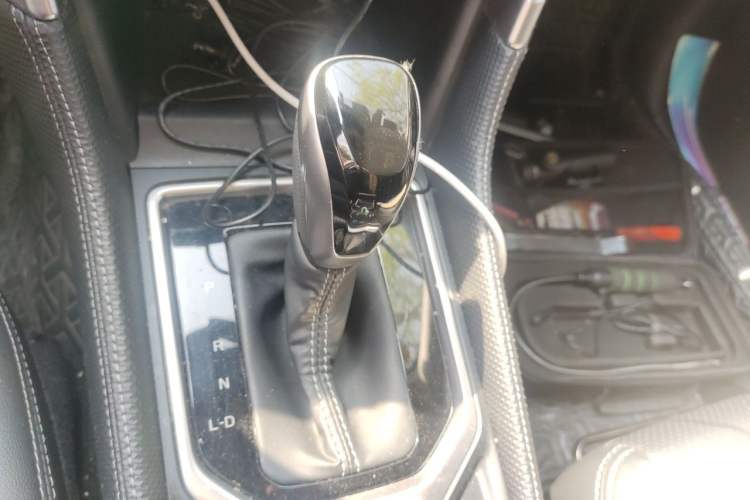 Used Subaru Forester 2022 2.0i AWD Luxury Edition EyeSight Gear Lever