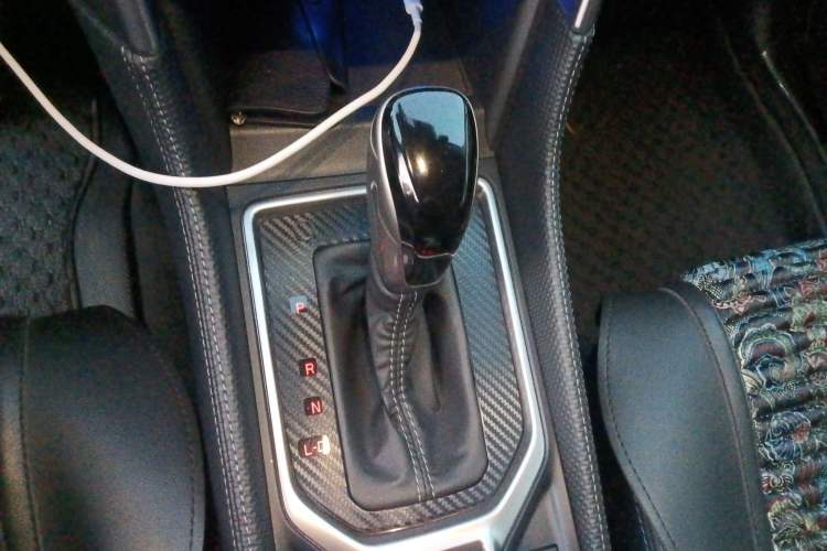 Used Subaru Forester 2022 2.0i AWD Luxury Edition Gear Lever