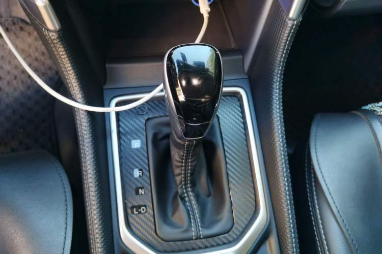 Used Subaru Forester 2022 2.0i AWD Luxury Edition EyeSight Gear Lever