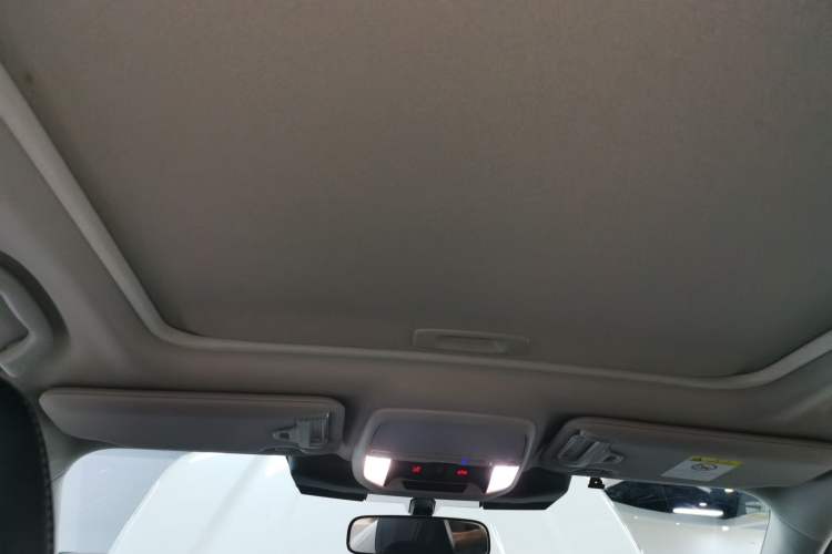Used Subaru Forester 2022 2.0i AWD Luxury Edition EyeSight Headliner