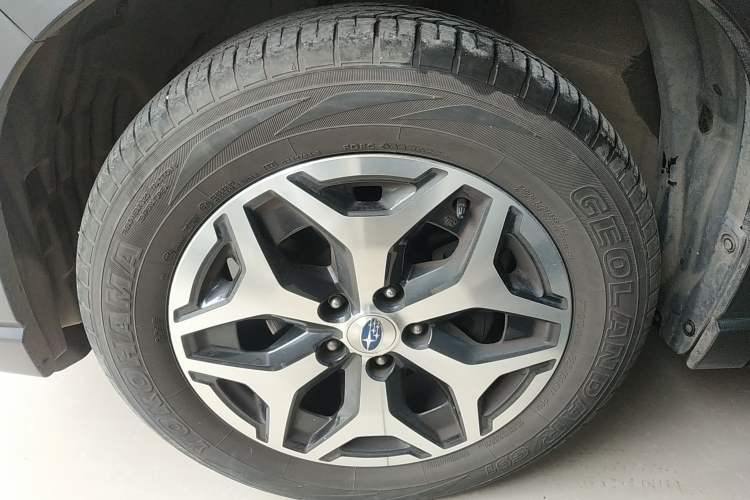 Used Subaru Forester 2022 2.0i AWD Luxury Edition EyeSight Left Front Wheel Hub
