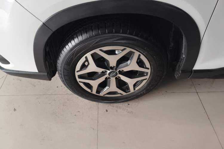 Used Subaru Forester 2022 2.0i AWD Luxury Edition EyeSight Left Front Wheel Hub