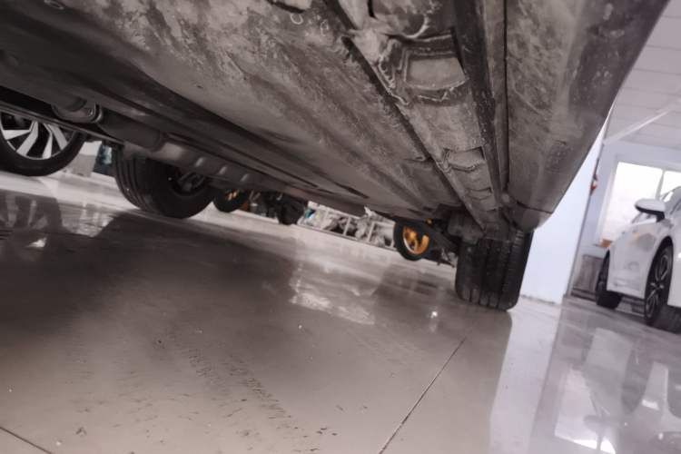 Used Subaru Forester 2022 2.0i AWD Luxury Edition EyeSight Left Side Sill