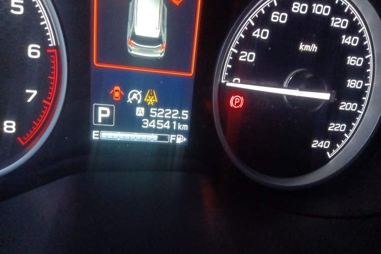 Used Subaru Forester 2022 2.0i AWD Luxury Edition Odometer Close Up