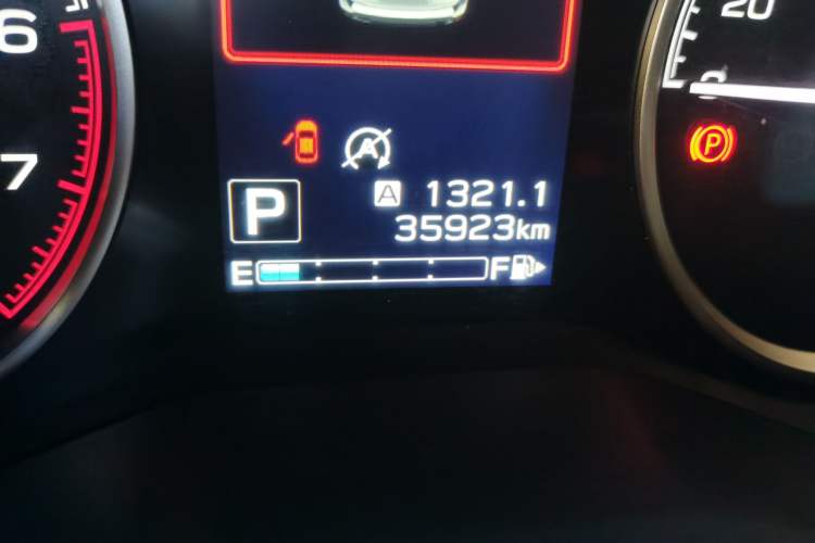 Used Subaru Forester 2022 2.0i AWD Luxury Edition EyeSight Odometer Close Up